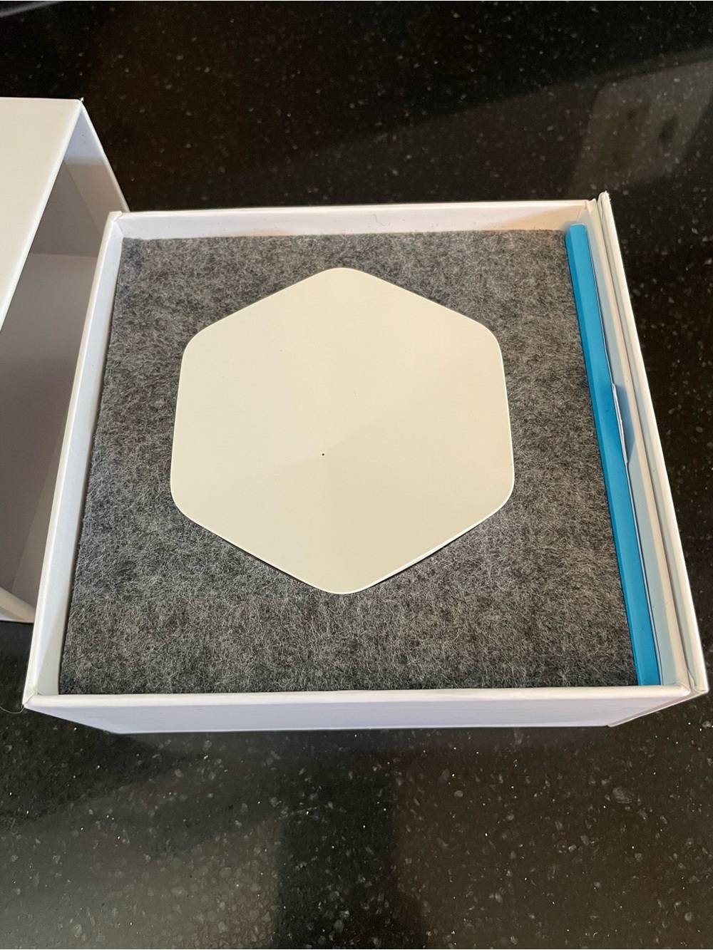 Xfinity WiFi Extender with Box and Instructions - Picture 6 of 8